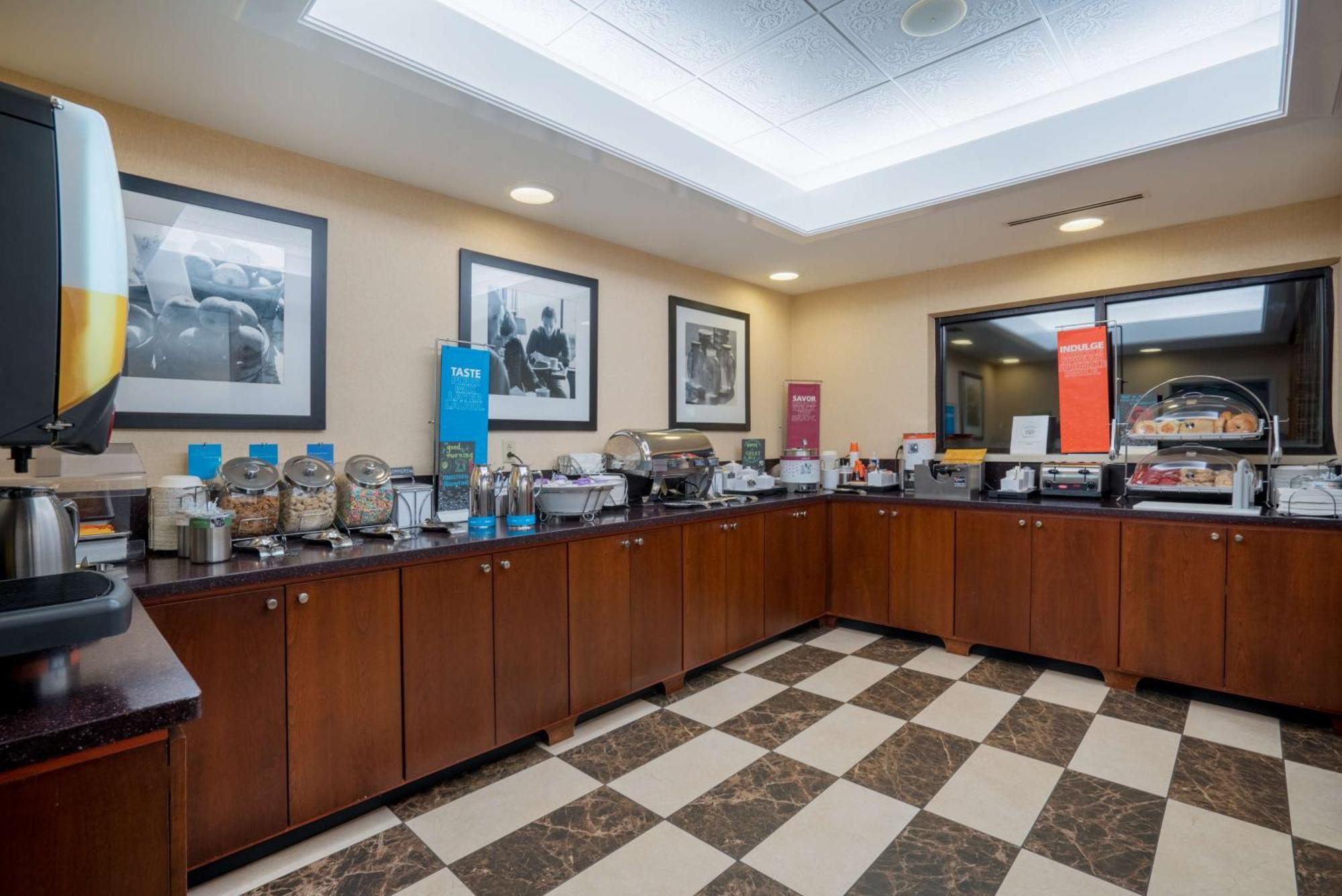 Hampton Inn Frostburg Екстер'єр фото