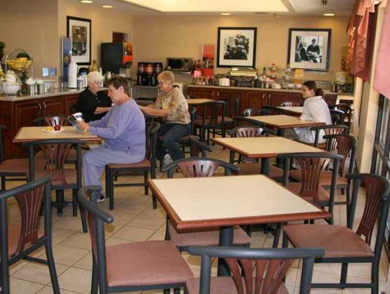 Hampton Inn Frostburg Ресторан фото